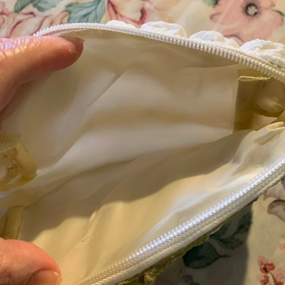 Makeup Textured White and Yellow Bag